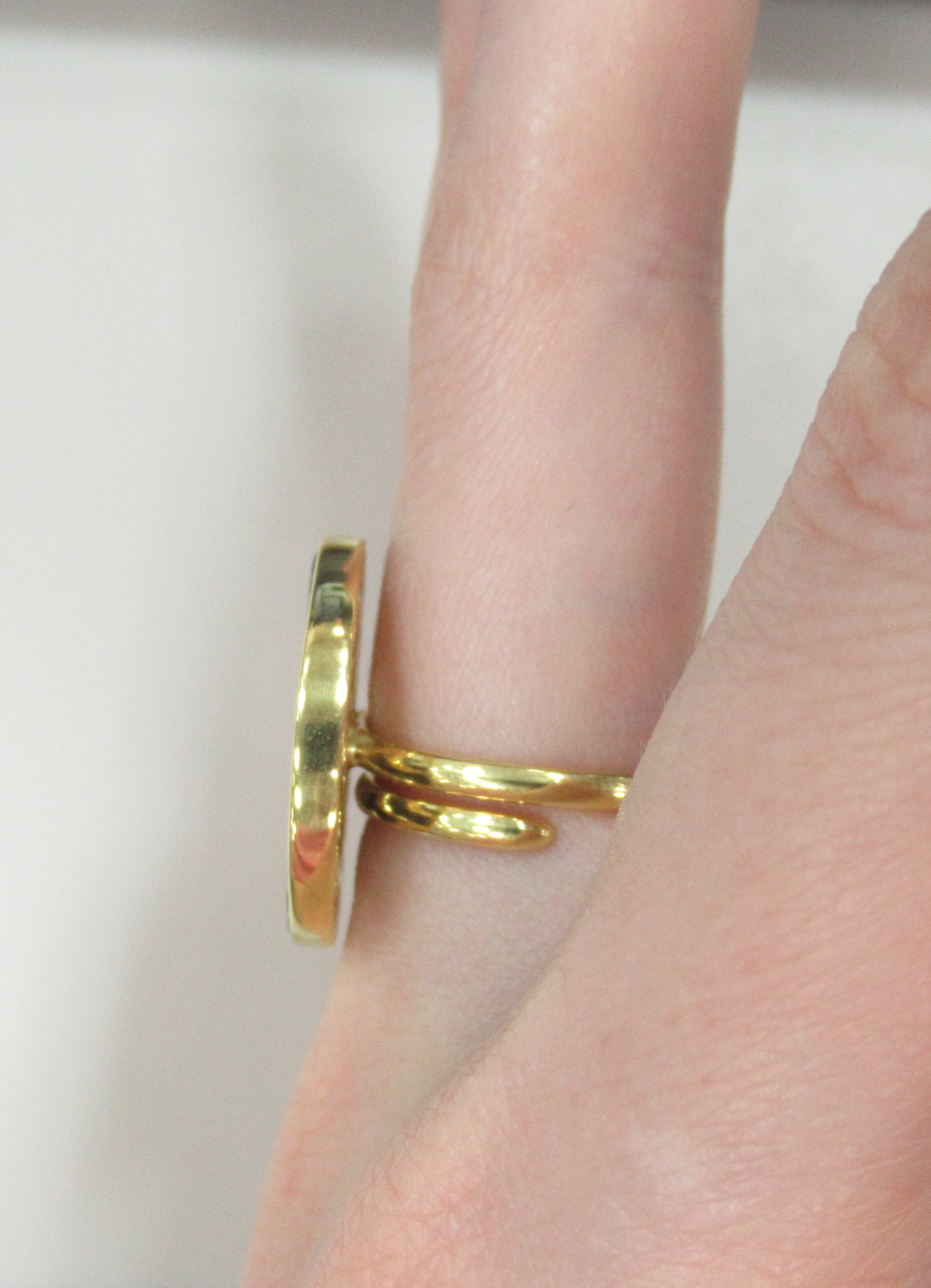 Серебряное кольцо с янтарем